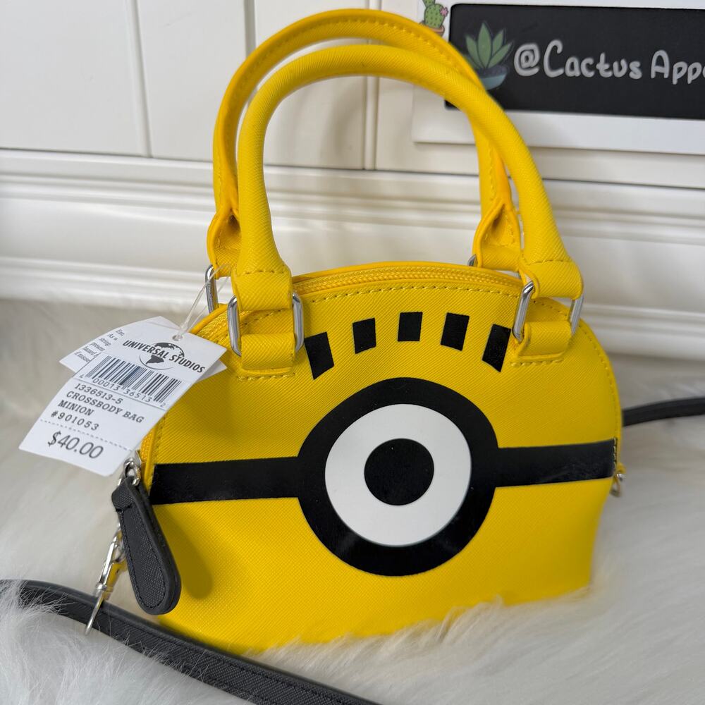 New Minion Mini Crossbody Bag From Universal Studios - Picture 2 of 11